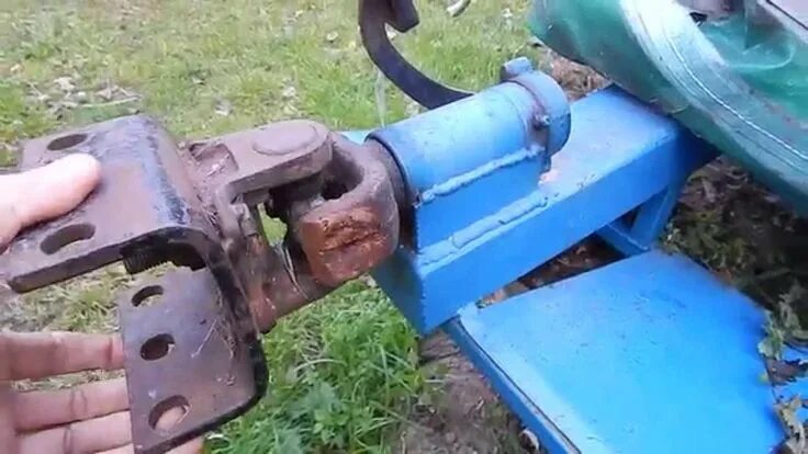 Прицепное устройство мотоблока самодельная Сцепка тележки для мотоблока Tractor idea, Free energy generator, Survival items