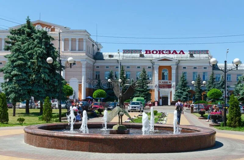 Привокзальная площадь 1 фото Fountain Storks at Privokzalnaya Square Near Railway Station, Gomel Editorial Ph