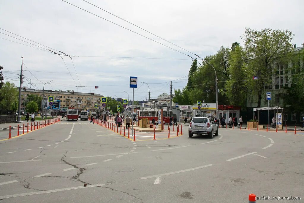 Привокзальная площадь саратов фото Что стало с экспериментальной привокзальной площадью Саратова: vladimirkrym - ЖЖ