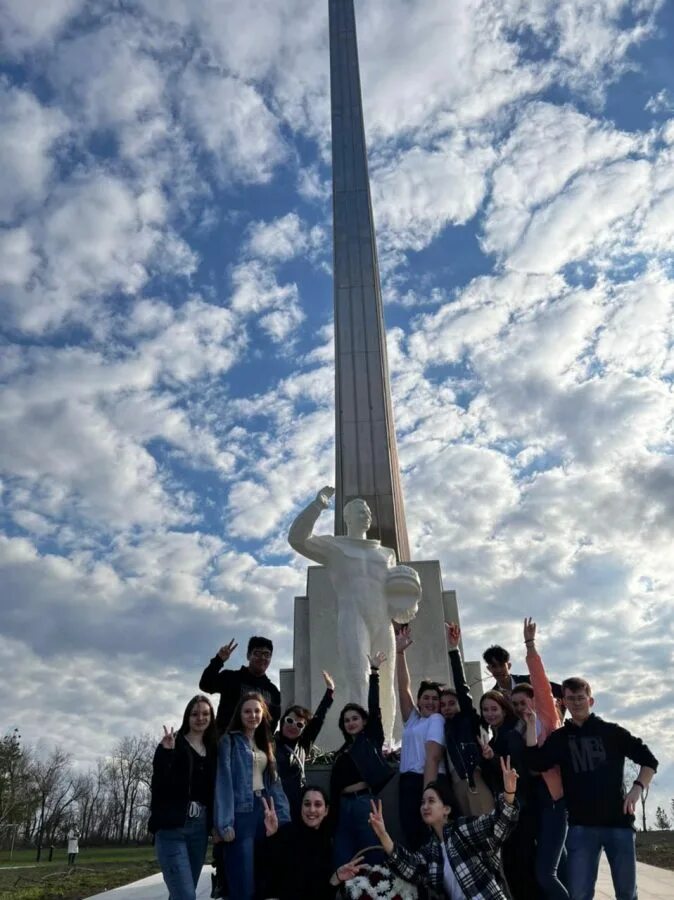 Приземление гагарина в саратовской области фото Экскурсия на место приземления Гагарина - "Энгельсский медицинский колледж Свято