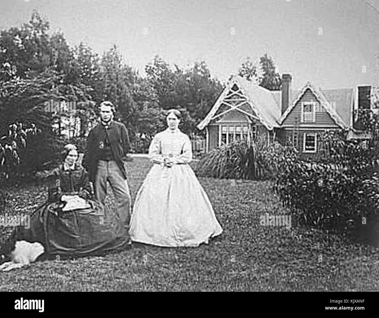 Призраки в коннектикуте реальная история семьи фото Englefield Black and White Stock Photos & Images - Alamy