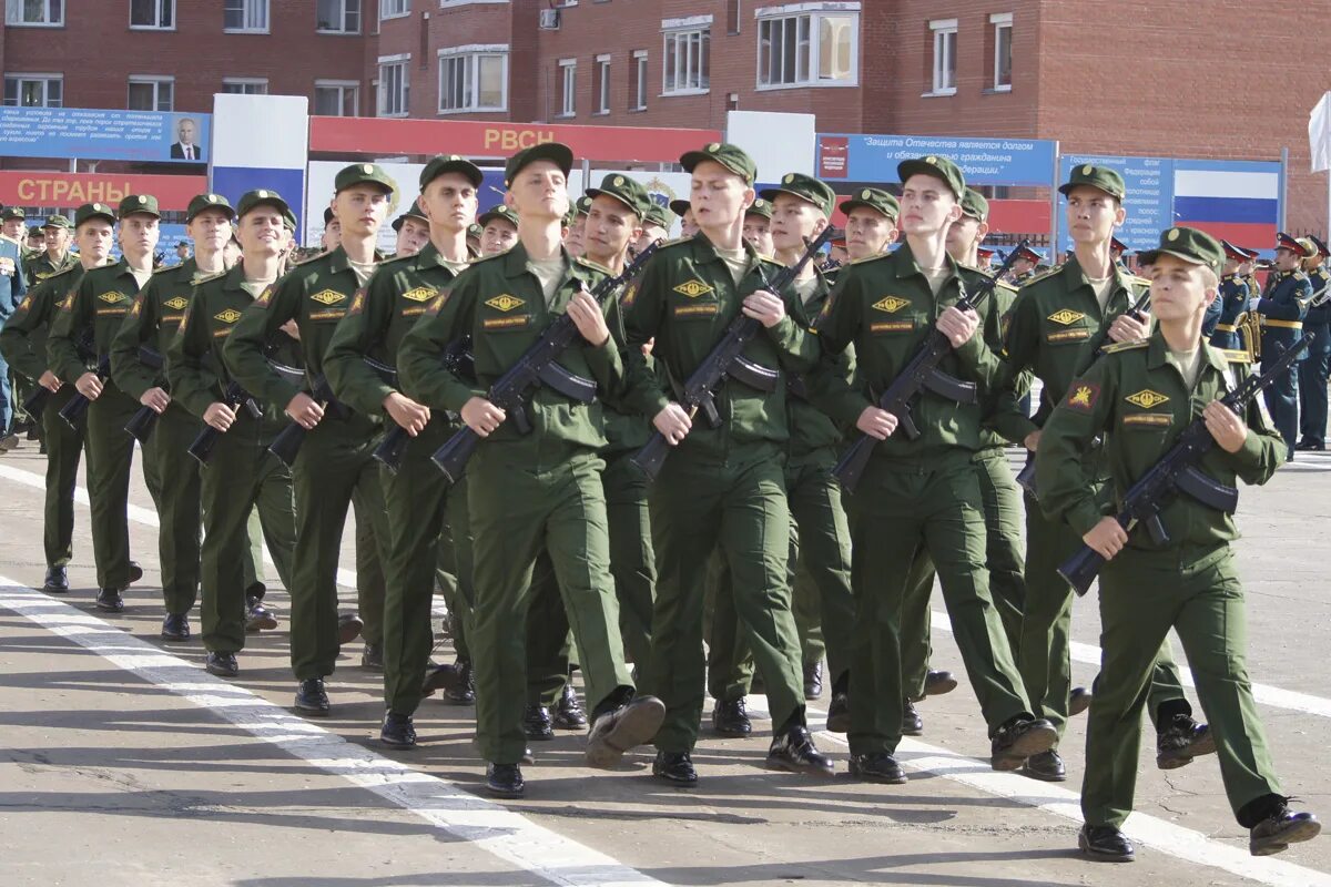 Призыв 2021 2022 рвсн саратов фото Первокурсники Военной академии РВСН торжественно приняли Военную присягу - Военн