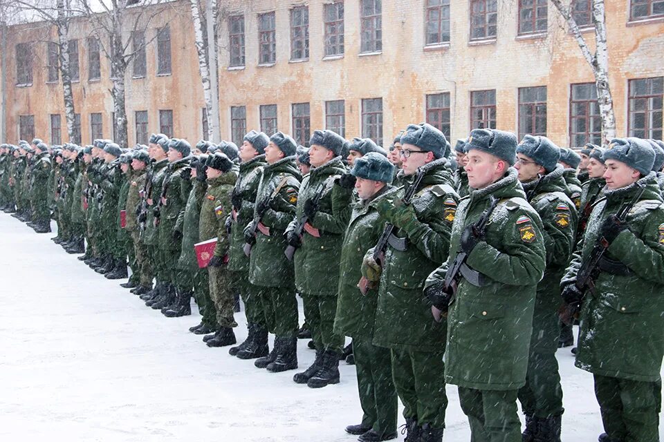 Призыв 2021 2022 рвсн саратов фото В расположенной в Арзамасе воинской части № 17845 состоялось принятие присяги мо