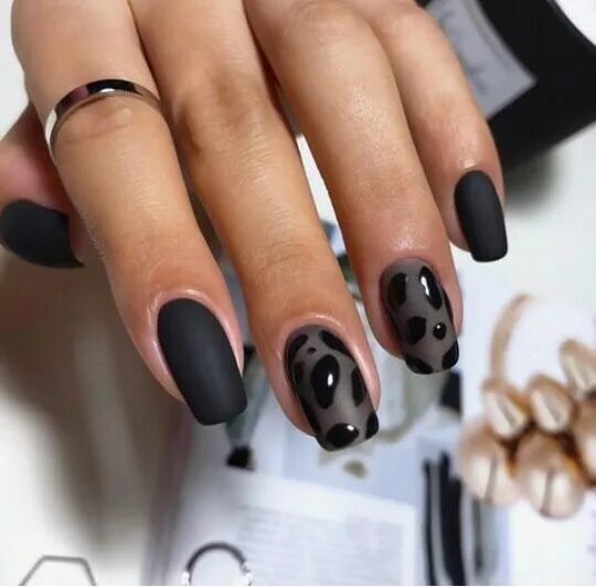 Про черный маникюр 30+ Elegant Black Nails For 2021 - The Glossychic Leopard nail designs, Leopard 