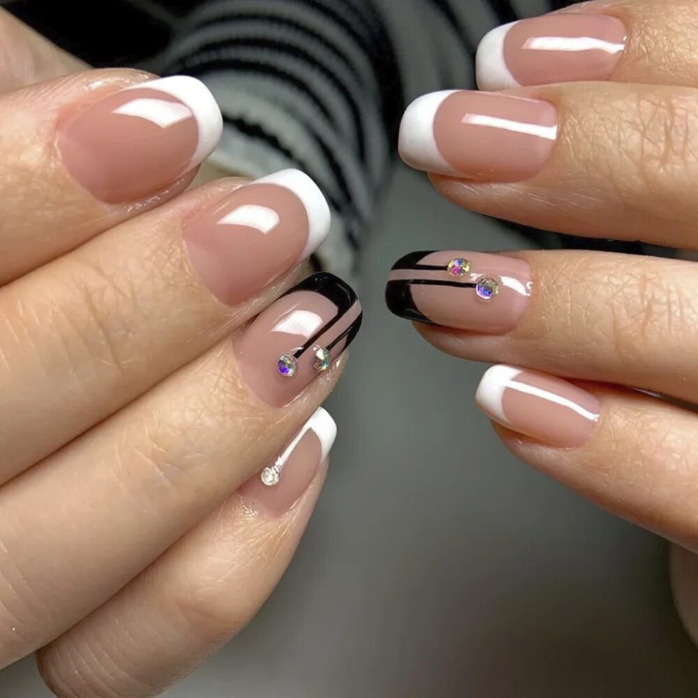 What Is The Modern French Manicure?