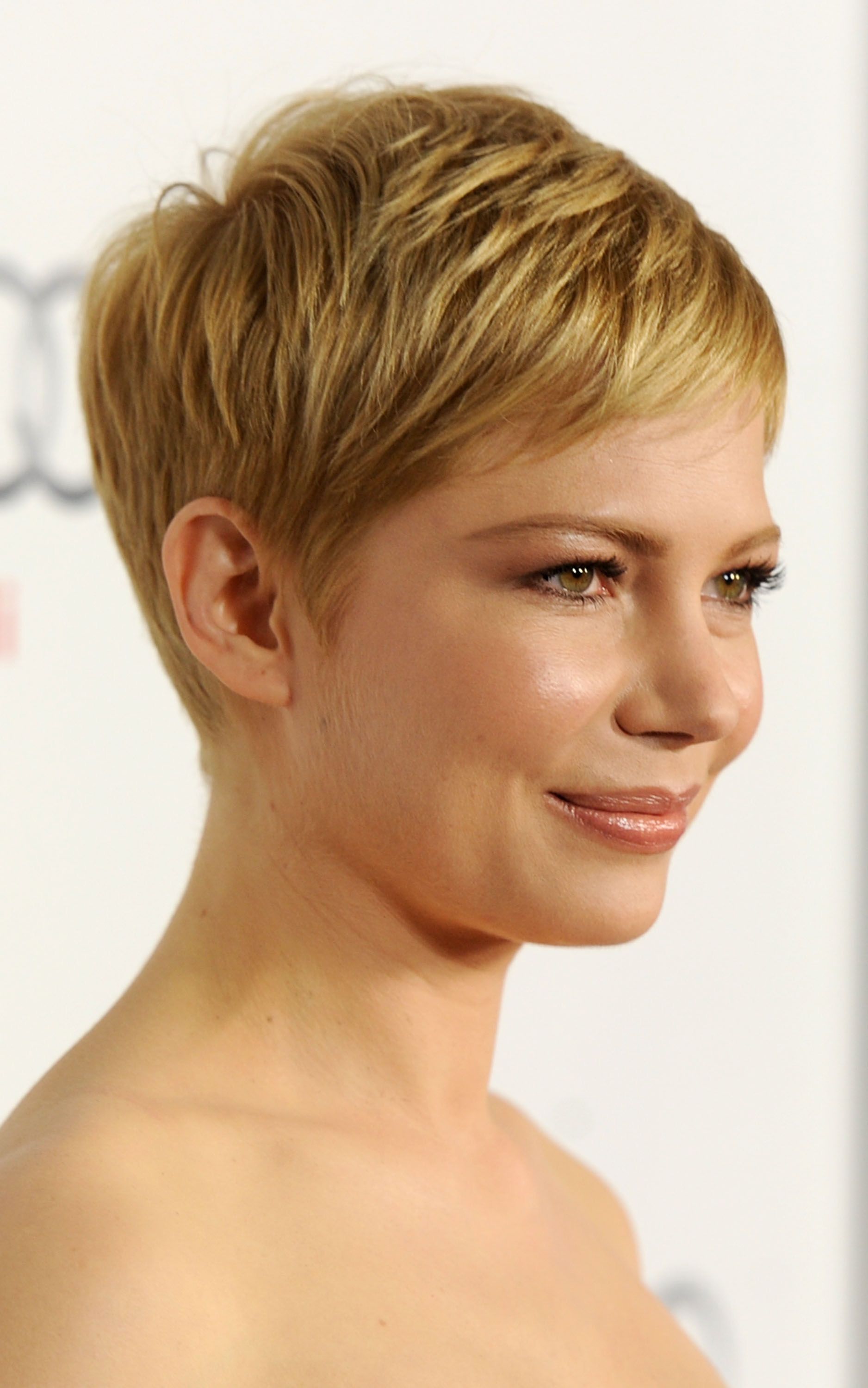 Про короткую стрижку Celebrity Pixie Haircut Photo Gallery Cheveux très courts, Cheveux à la garçonne