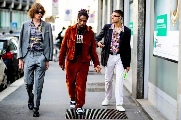 Про стиль фото Showgoers Wore All Sorts of Camp Shirts at Milan Men's Fashion Week Mens street 