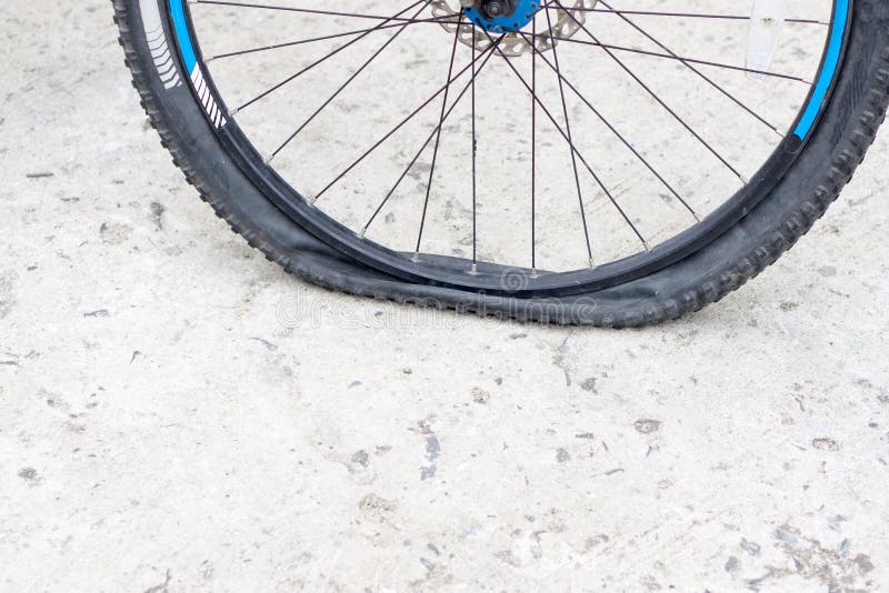 Пробитое колесо велосипеда фото 1,129 Flat Tyre Bicycle Stock Photos - Free & Royalty-Free Stock Photos from Dre