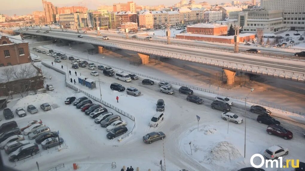 Пробки новосибирска фото Новосибирск сковали страшные пробки - Автоновости Омска