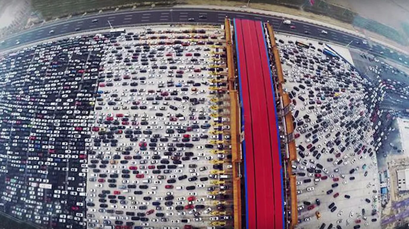 Пробки в китае фото Video: this terrifying footage of a Chinese traffic jam haunts our dreams Top Ge