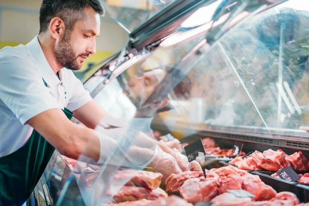 Продавец мяса фото Edeka Wölm in Hamburg, мясная продукция оптом, Kandinskyallee, 23, город Гамбург