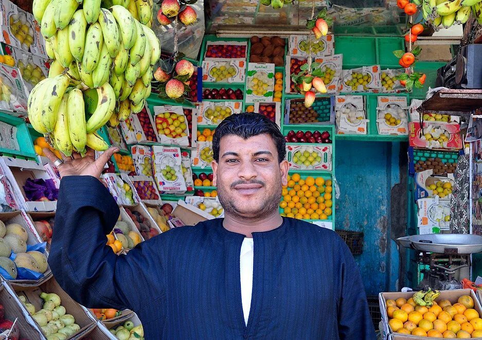 Продавец рынка фото Hurghada El Dahar Fresh fruit on the market of Hurghada Eg. Roelof Foppen Flickr