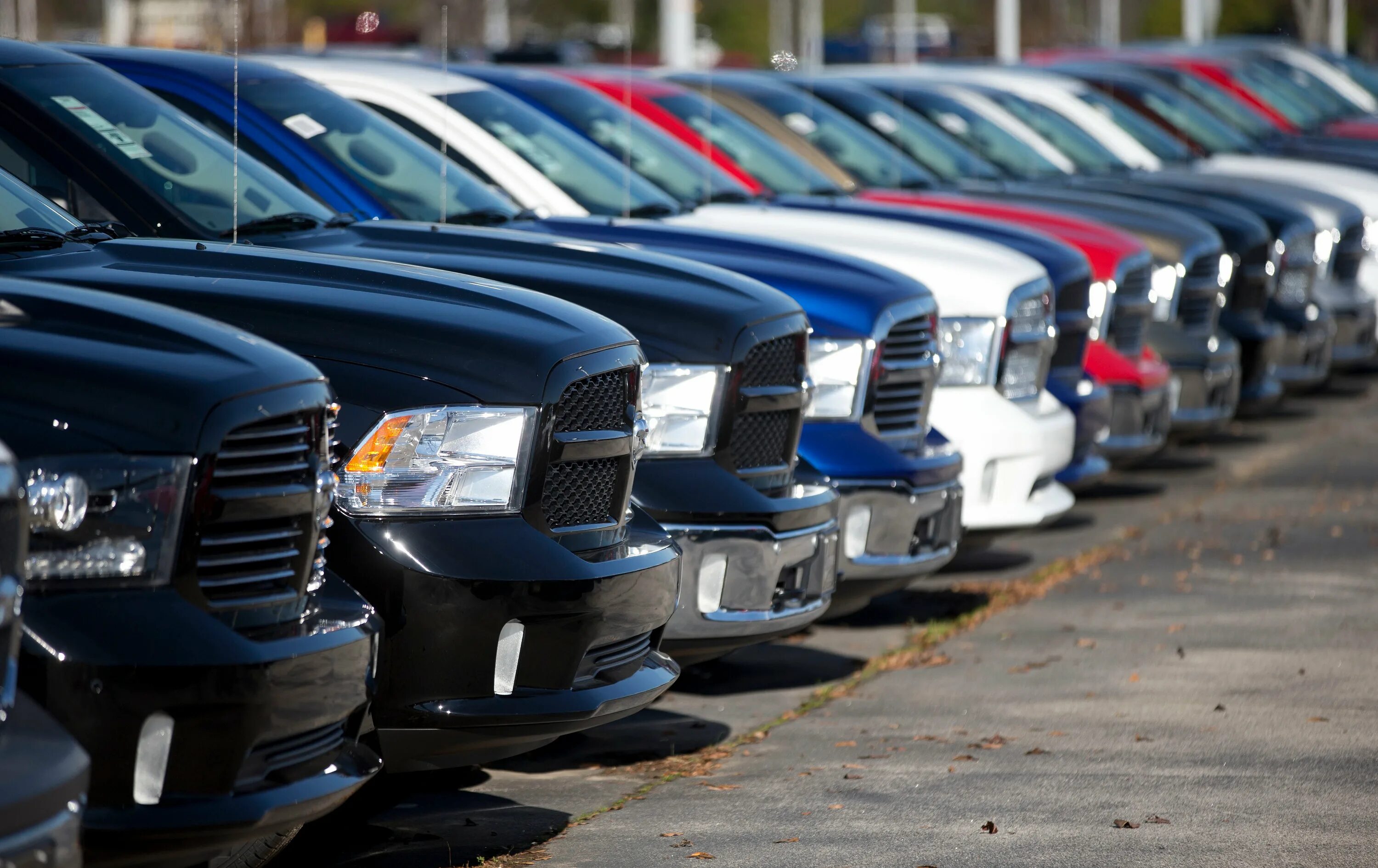 Продажа авто фото москва Fiat Chrysler recalls 646,394 SUVs for brake issue Fox Business