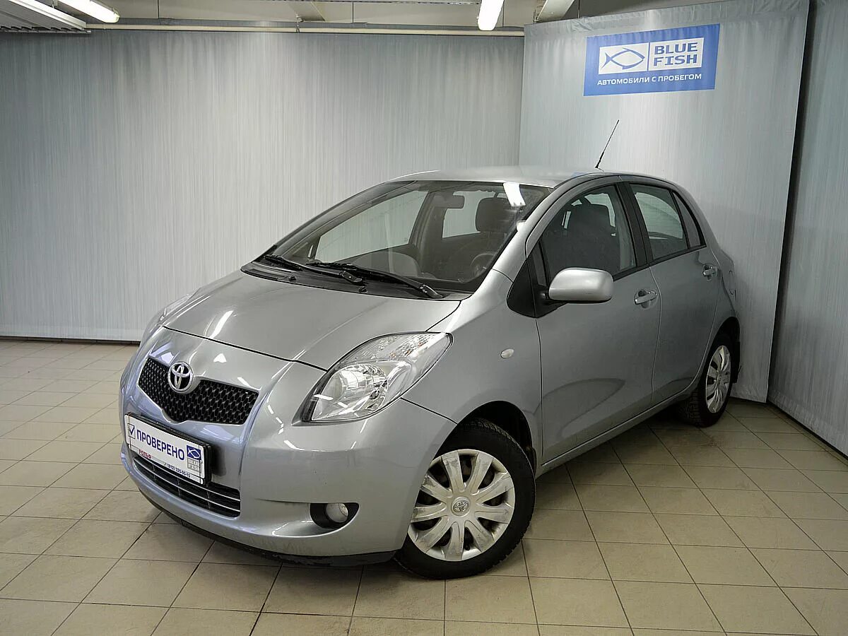 Продажа бу авто цена фото Купить б/у Toyota Yaris II Multimode 1.3 AMT (87 л.с.) бензин робот в Санкт-Пете