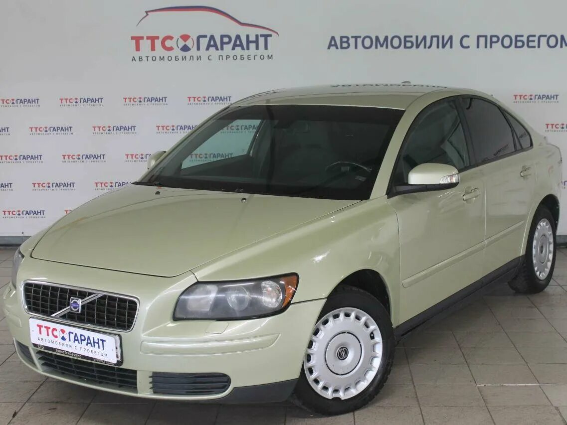 Продажа с фото авто с пробегом Купить б/у Volvo S40 II 1.6 MT (100 л.с.) бензин механика в Казани: зелёный Воль