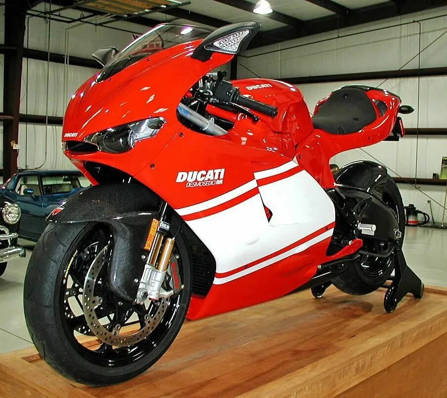 Продажа спортивных мотоциклов в рязани цена фото Buy 2008 Ducati DESMOSEDICI RR Sportbike on 2040-motos