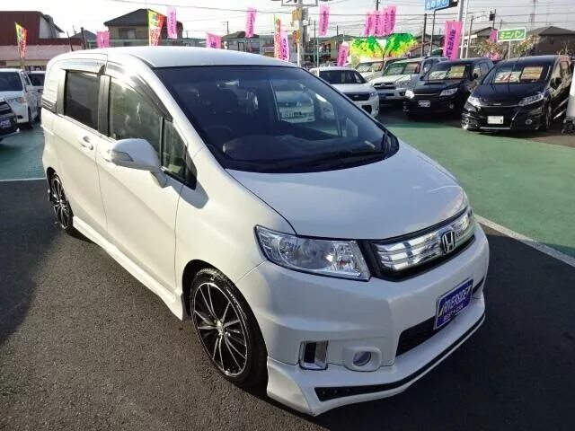 Продажа тюнинга на хонда фрид спайк Купить б/у Honda Freed гибрид вариатор во Владивостоке: белый 2014 компактвэн 20