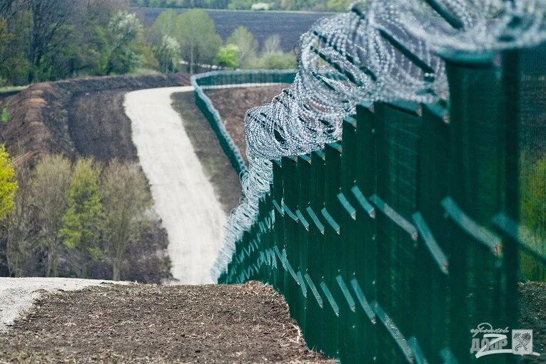 Проект стена фото The first sector of "Yatsenyuk’s Wall" is completed in Kharkiv The Kharkiv Times