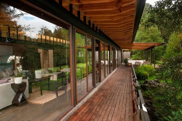 Проект терраса фото Forest house brings indoors out through glass walls, terraces บ า น ป า, อ อ ก แ