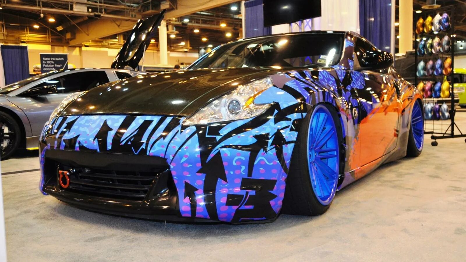 Проект тюнинга авто Hand-Airbrushed Nissan 370Z LowRider