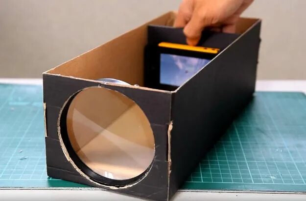 Проектор в домашних условиях своими How To Make A Smartphone Projector Using A Shoebox Bit Rebels Smartphone project