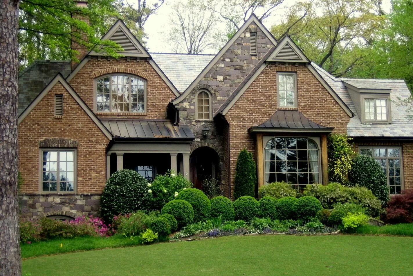 Проекты английских домов фото Love these old english elevations House styles, Atlanta homes, Miller homes