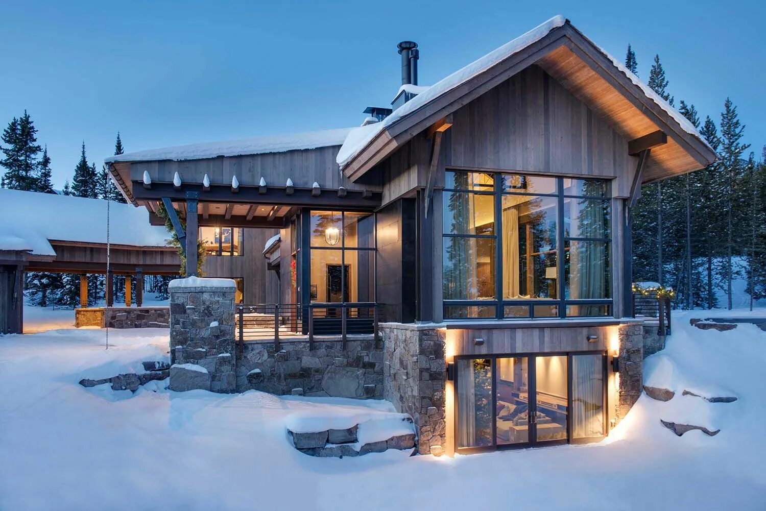 Проекты домов зимний вариант Breathtaking mountain modern home deep in the Montana forest Mountain home exter