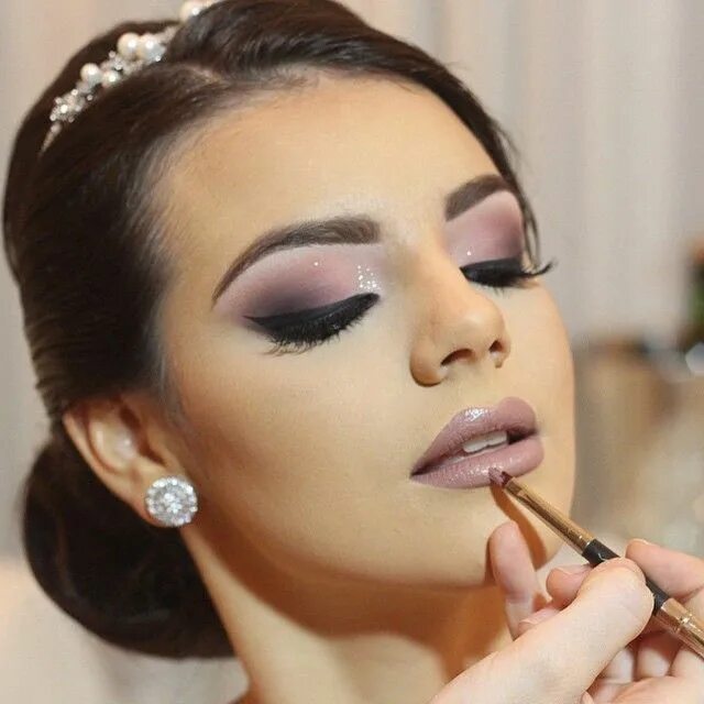 Профессиональный макияж ✨ vιvaglaм ѕтore ✨ on Instagram: "Bom dia! Regram: Makes By Camila" Amazing wedd