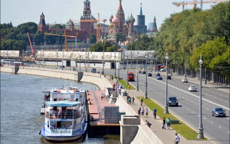 Прогулка по москве реке фото Речная прогулка от парка Зарядье до Москва-сити на теплоходах класса Москва