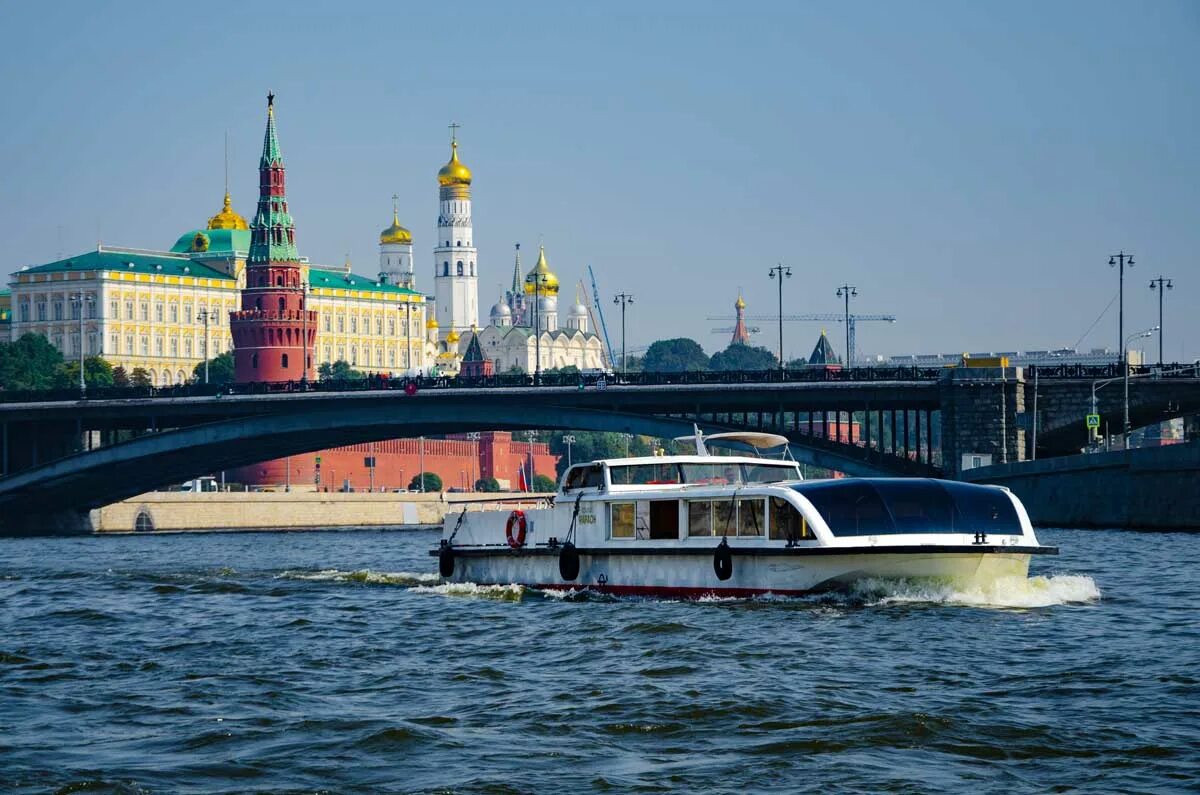 Прогулка по москве реке фото Экскурсия на теплоходе Фараон по Москве (до 50 мест)