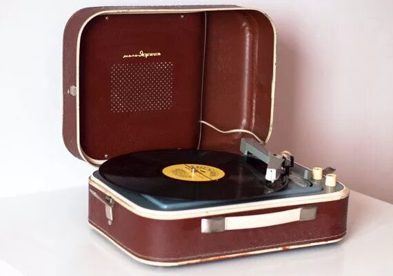 Проигрыватель виниловых пластинок ссср фото vintage record player - Vintage Records & Record Players Portable record player,