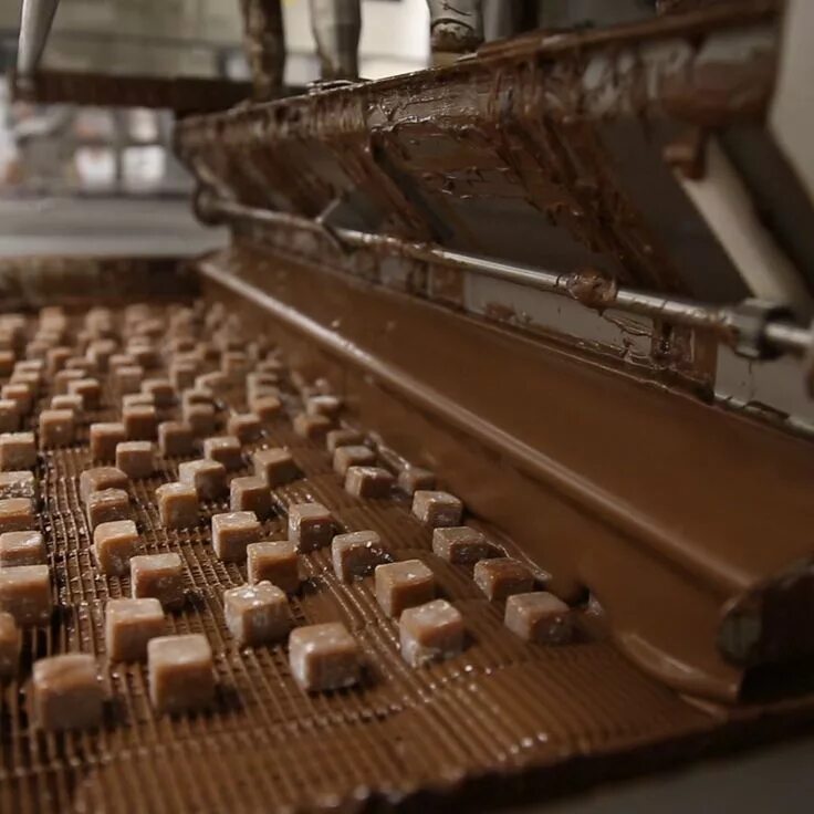 Производство шоколада фото See what's cooking in LA's most iconic candy factory! #ramadan #ramadan #videos 