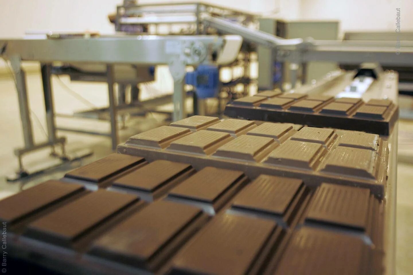 Производство шоколада фото Barry Callebaut to acquire Inforum in Russia