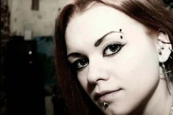 Прокол брови фото девушки eyebrow piercing - Google Search (With images) Eyebrow piercing, Piercings, Eyeb