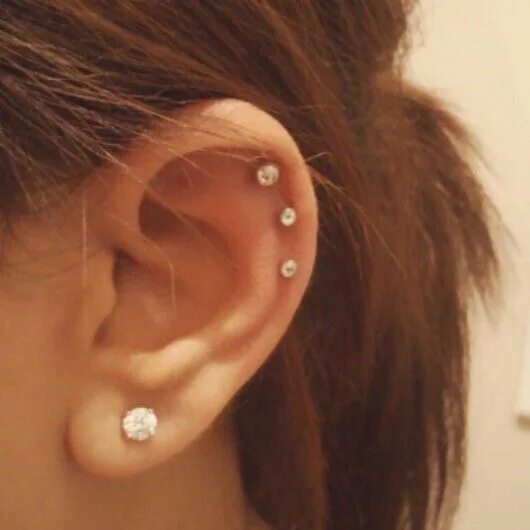 Прокол хряща уха красивые фото Pin on Ear peircings Earings piercings, Cute ear piercings, Ear piercings