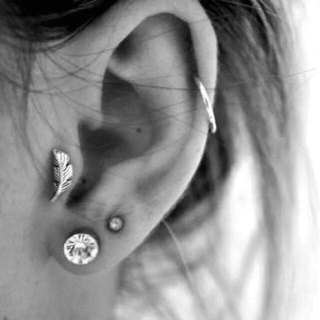 Прокол козелка в ухе фото Pin by Ximena Ventura on cool stuff + wish list Piercings, Ear piercings, Multip