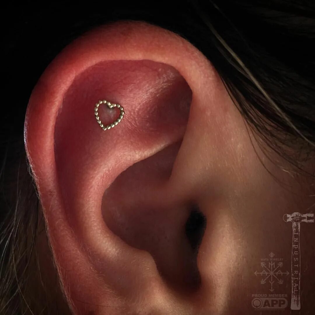 Прокол уха флэт фото Industrial Tattoo & Piercing on Instagram: "Find yourself someone with a heart o