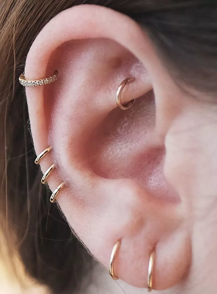 Прокол уха хрящик фото The Coolest Piercings New York Girls Are Getting Right Now Piercings, Earings pi