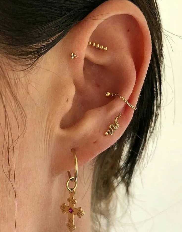 Прокол уха конч фото @jacquicaszee Earings piercings, Ear jewelry, Conch ear piercing