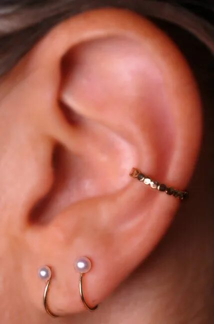 Прокол уха конч фото Orbital ear piercing Ear cuff, Ear piercings, Ear piercings orbital