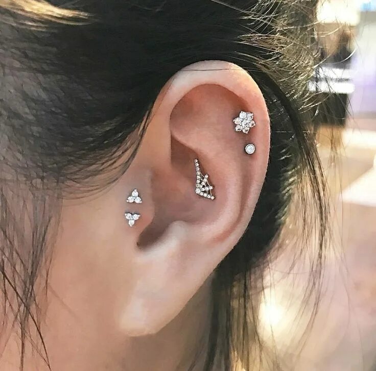 Прокол уха конч фото Pin von Lú Rodrigues auf Acessórios legais ⌚ Tragus piercings, Ohrpiercing tragu