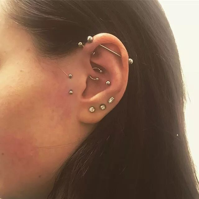 Прокол уха трагус фото Instagram Analytics Ear piercings tragus, Piercings, Daith piercing