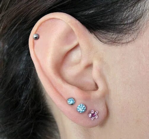 Прокол ушей фото с двумя сережками Earring Trends 2020 - Multiple Earrings per Ear