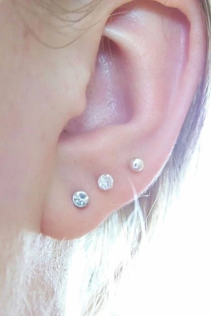 Прокол ушей пирсинг фото Pirsing Ear lobe piercings, Sterling silver earrings studs, Ear piercings