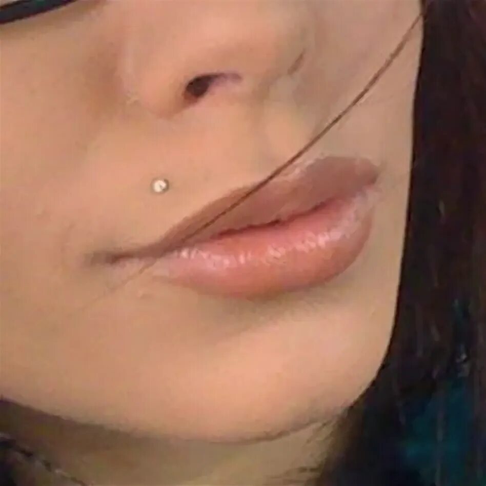 Прокол верхней губы фото Monroe Piercing Ideas: Unique and Stylish Lip Piercings