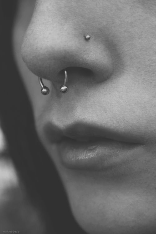 Проколола фото шпилькой песня Pin de r em Piercings Ideias para piercings, Piercings, Tatuagem piercing