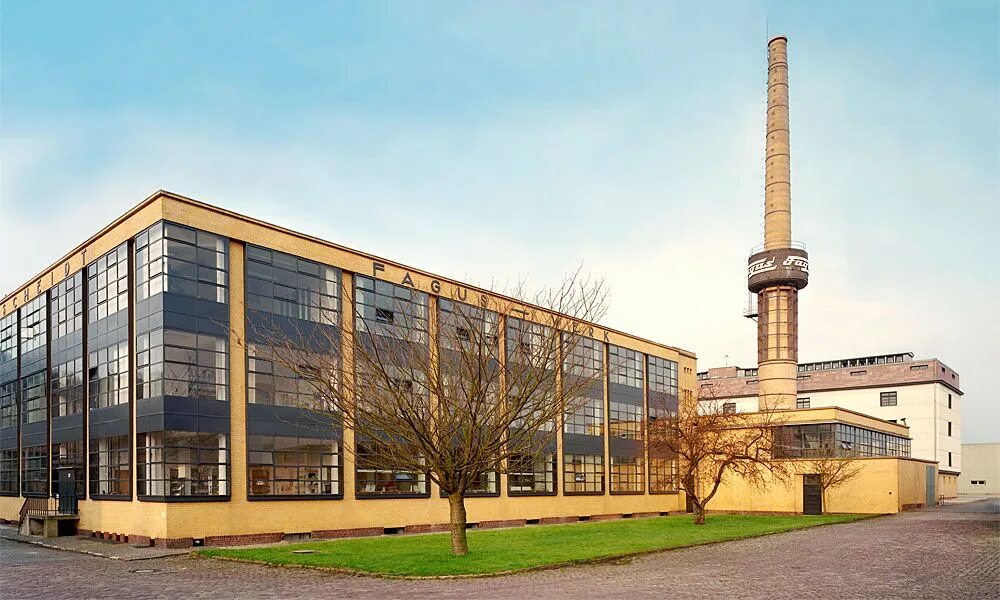 Промышленная архитектура фото Здание фабрики "Фагус" Архитектура Walter gropius, Bauhaus architecture, Factory