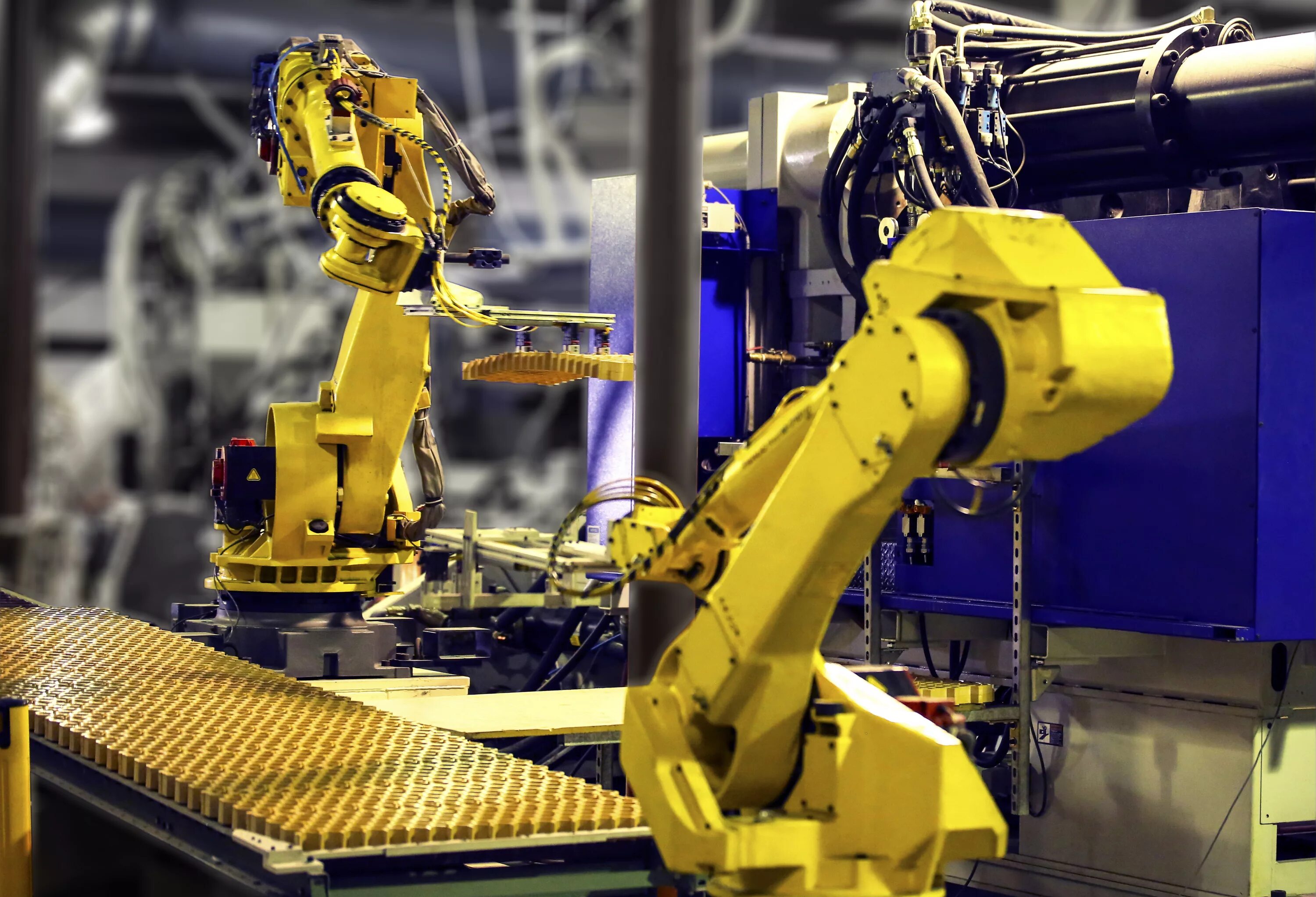 Промышленные роботы фото для презентации Manufacturing with Robots and Automation Drives Growth for Noble Plastics Busine