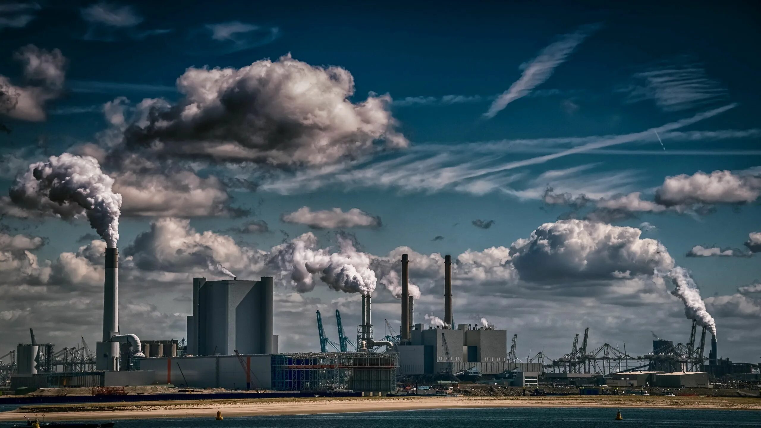 Промышленный завод фото #sky #industrial #clouds #blue #factories #environment #2K #wallpaper #hdwallpap