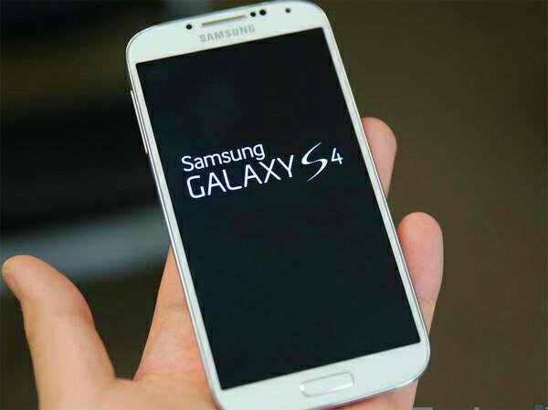 Пропали фото самсунг Samsung Galaxy s4 - купить в Салавате, цена 7 500 руб., продано 7 апреля 2017 - 